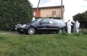 Româncă din Italia și bătrânul pe care îl îngrijea, găsiți morți în casă