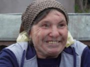 Soția unui bărbat mort după ce a băut spirt, declarații revoltătoare: ”Beau și eu, dar numai ”Mona”, vodka e apă, iar romul colorant”