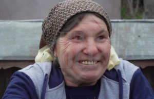 Soția unui bărbat mort după ce a băut spirt, declarații revoltătoare: ”Beau și eu, dar numai ”Mona”, vodka e apă, iar romul colorant”