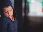 Apelul sfâșietor al unui copil de 10 ani, care nu are calculator acasă: „Mi-e dor de doamna învățătoare, dar nu am cum să o văd”