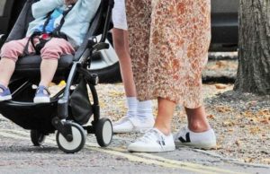 Copil de un an și 6 luni ucis de căruciorul în care mama l-a pus să doarmă, la Cluj