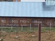 Mesaj scris pe biserică, protest că se difuzează slujbele prea tare în boxe: ”Nu mai faceți gălăgie, cerșetorilor!”