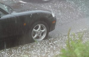 Alertă de vreme severă în toată țara. Ploi torențiale, grindină și vijelii până joi