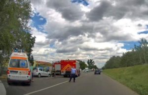 Bebeluș de 10 luni, mama și tatăl lui, morți pe șosea, în Galați. Mașina lor s-a făcut praf într-un TIR