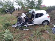 Mașina în care au murit doi tineri și bebelușul lor, în Galați, un morman de fiare aruncat în șanț