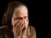 Bătrână jefuită de tot ce avea, salvată de gestul fantastic al unor polițiști din Satu Mare