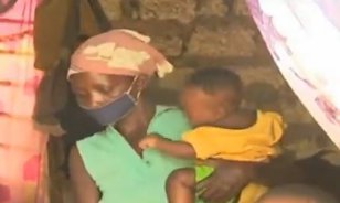 O femeie a fiert pietre pentru copiii ei, în speranţa că vor adormi în timp ce aşteptau să mănânce