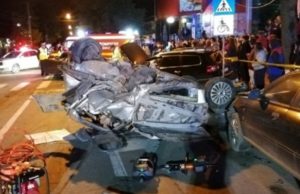 Accident grav la Botoșani, un șofer vitezoman a spulberat două mașini în timp ce era Live, pe Facebook