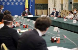 Guvernul a anunţat când se vor putea redeschide mall-urile. Cinematografele rămân închise