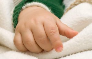 Îngrijitoare cercetată pentru crimă, după ce o fetiță de un an a murit sufocată la o creșă, în Ucraina