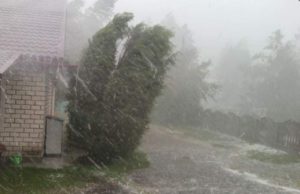 19 judeţe lovite de ploi torenţiale, grindină şi vijelii, în următoarele ore. Cod galben până la ora 23.00