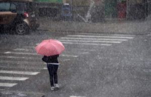 Codul galben de ploi, grindină și vijelii în toată țara, extins până luni