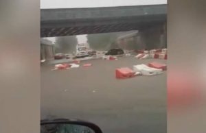 Potop în București, inundații cum nu s-au mai văzut. Șoseaua de la Mogoșoaia e de fapt un râu