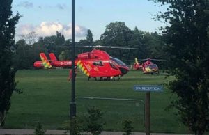 Trei morți, toți înjunghiați de același tânăr, într-un parc din Reading. Atacatorul a rănit alți trei oameni