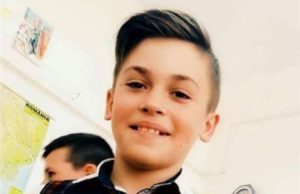 Lacrimi pentru Robert, băiatul de 15 ani care a murit după ce a căzut de pe bicicletă, la Galați. ”Ne rugăm să ai un drum lin spre Rai!”