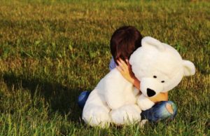 Vis împlinit după moarte pentru tatăl a 5 copii care plângeau de foame. Înfrânt de neputință, bărbatul și-a luat viața