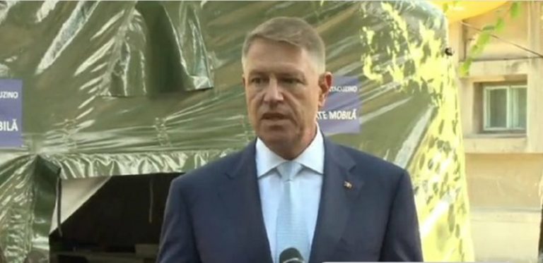 Iohannis: „Dacă situaţia se înrăutăţeşte, putem să revenim la măsuri mai restrictive”