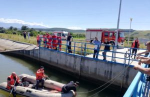 O fetiță de 7 ani din Hunedoara, dată dispărută după ce a plecat la scăldat cu sora ei mai mare