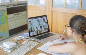 Guvernul se pregătește pentru școală online din toamnă: „Va trebui să devină o obișnuință”