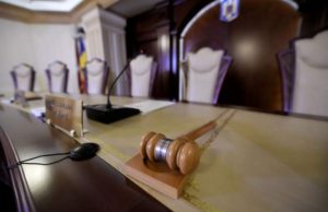 Alocațiile copiilor trebuie dublate de la 1 august, a decis Curtea Constituțională