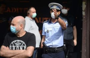 Regulile din noua stare de alertă, în vigoare de astăzi. Masca este obligatorie, restaurantele rămân închise