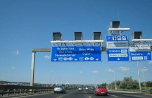 Un maghiar a ajutat o româncă, pe autostradă în Ungaria, a primit 50 de euro și vrea să îi dea înapoi: „Mi-e rușine, îmi pare rău!”