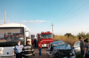 Un tânăr de 20 de ani a intrat într-un autocar și a murit pe loc, lângă Coșereni, în Ialomița