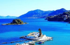 Românii care vor să plece în vacanță în Grecia au la dispoziție un singur punct rutier de trecere a frontierei / În ce condiții se poate intra pe teritoriul elen și cum arată formularul care trebuie completat