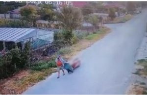 Un bărbat din Murfatlar și-a dus tatăl mort cu căruțul la cimitir. Polițiștii l-au trimis la Psihiatrie