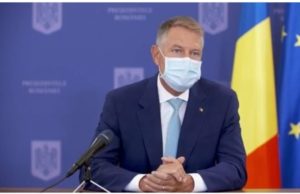 Iohannis: „Profesorii vor merge cu mască, pe care și-o vor procura ei și elevii la fel”