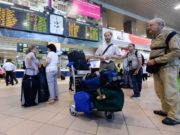 Cine intră de astăzi în carantină, la întoarcerea în țară. A fost actualizată lista statelor din „zona galbenă”