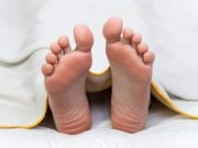 Femeie din Arad, găsită moartă în casă. Mama ei murise de Covid-19, dar nimeni nu a făcut o anchetă epidemiologică