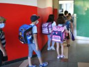 Nelu Tătaru anunță că masca trebuie să devină regulă chiar și pentru elevii din clasele mici: ”Distanțarea e relativă”