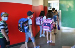 Nelu Tătaru anunță că masca trebuie să devină regulă chiar și pentru elevii din clasele mici: ”Distanțarea e relativă”