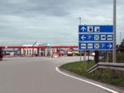 Un român și-a uitat fiica de 13 ani într-o benzinărie din Austria