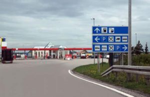 Un român și-a uitat fiica de 13 ani într-o benzinărie din Austria