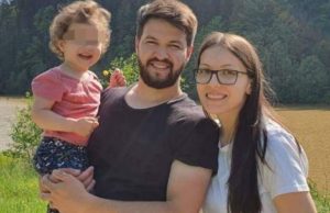 Teodor a murit înecat în mare, în Olanda. Acasă îl așteptau fetița de 2 ani și soția însărcinată în 6 luni