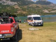 Un tată român care ar fi încercat să-şi salveze copilul de la înec a dispărut într-un lac din Italia