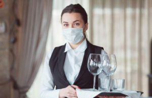 Condiții de redeschidere a restaurantelor, de la 1 septembrie: masca obligatorie, fără aer codiționat, o masă liberă, una ocupată
