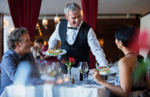 Hotărârea pentru redeschiderea restaurantelor de la 1 septembrie a fost adoptată. Crește și numărul de participanți la evenimentele private