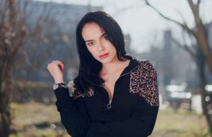 Antonia, o elevă cu 10 la Bacalaureat, refuză banii de la Guvern: „Orban, tine-ți banii, nu aș putea accepta „momeala” de 3.000 de lei”