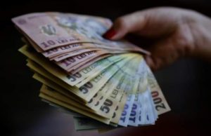Se dau bani mulți de la stat! Sume între 1.000 și 3.000 de lei pentru elevii care îndeplinesc aceste condiții