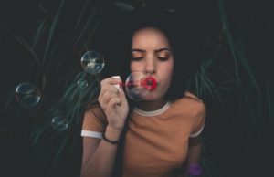 Cum să înlocuiești pofta de lucruri cu pofta de viață