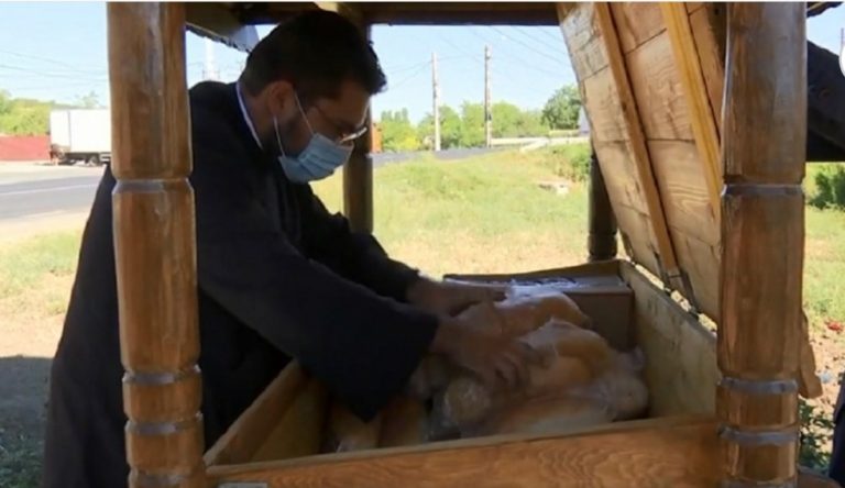 Povestea preotului din Galați care are grijă ca niciun copil să nu adoarmă flămând 
