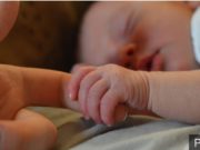 Bebeluș mort la Iași, după ce opt medici nu au văzut o malformație. Cu probleme la inimă a fost tratat de indigestie