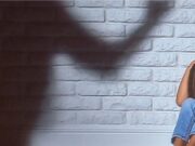 Noi imagini cu mama care își bate și își terorizează fetița arată dimensiunea grozăviilor la care era supusă micuța