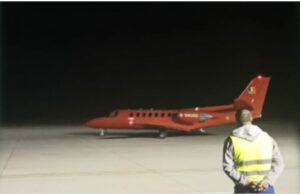 Bebeluș cu arsuri pe 30% din corp, după ce a căzut pe el bulion încins, în Baia Mare. A fost trimis direct la București, cu avionul