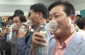 Un român vinde aer îmbuteliat în Munții Carpați. O doză are 190 de inhalări și e la mare căutare în China