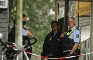O tânără și-ar fi ucis cinci dintre copii înainte de a se arunca în fața unui tren, în Germania
