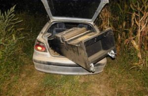 După ce a jucat la păcănele, un tânăr gorjean a furat aparatul, l-a dus pe câmp și a luat toți banii din el